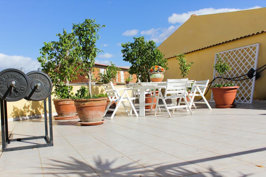 Bed And Breakfast Agrumi In Terrazza Aragona Bagian luar foto